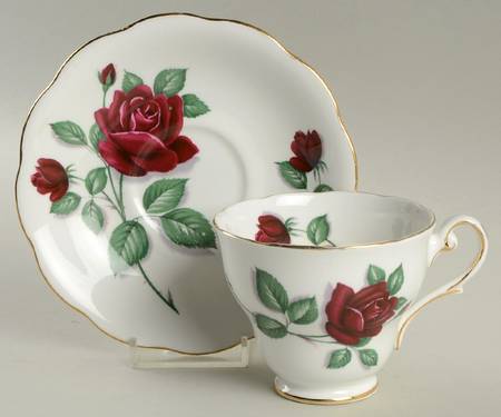 Red Velvet Flat Cup & Saucer Set