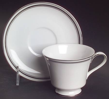Baroness Footed Cup & Saucer Set