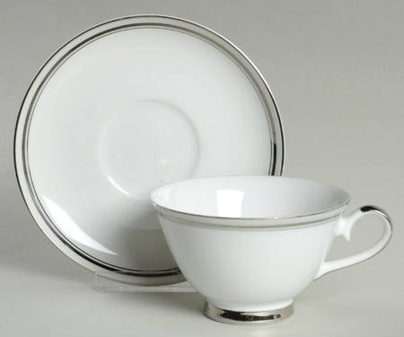 Baroness Footed Cup & Saucer Set
