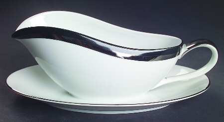 Empress Gravy Boat with Attached Underplate