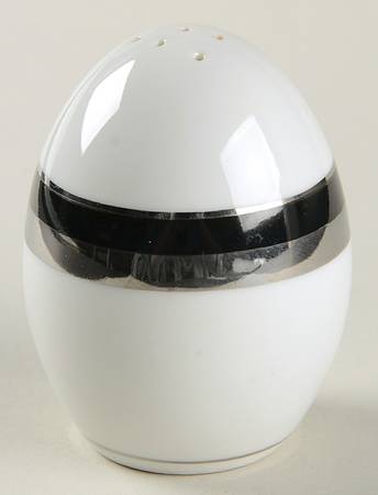Empress Pepper Shaker
