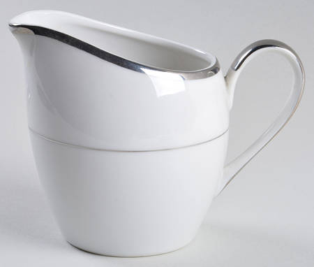Royal Queen Creamer