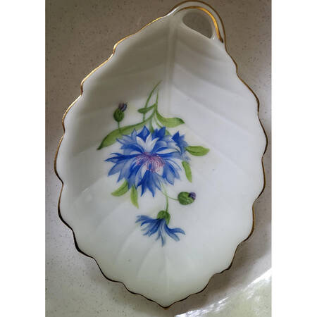 Meadow Belle 4" Leaf Dish