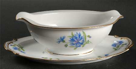 Meadow Belle Gravy Boat with Attached Underplate
