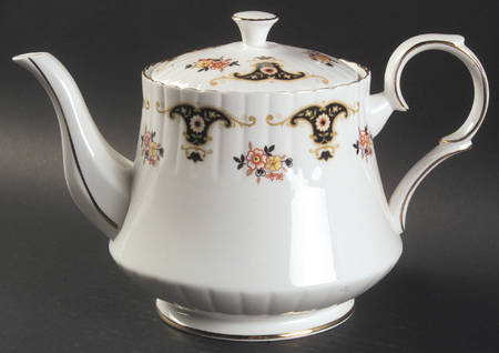 Balmoral Teapot & Lid
