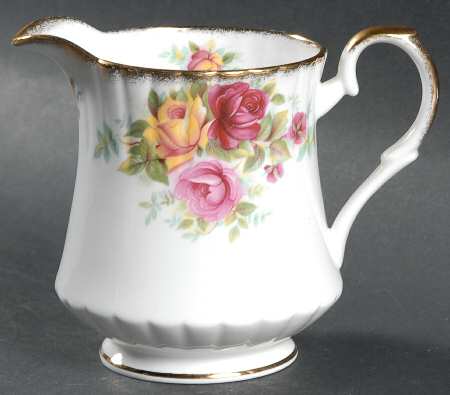 Bouquet Creamer