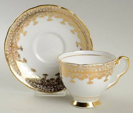 Gold Regent Footed Cup & Saucer Set