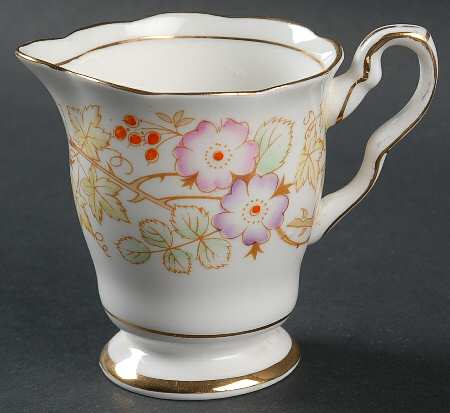 Hedgerow (Bone, Vine with Berries) Mini Creamer