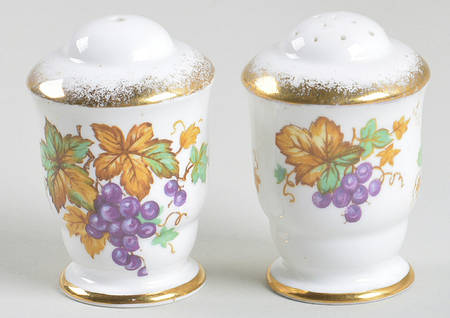 Oregon Grapes Salt & Pepper Set