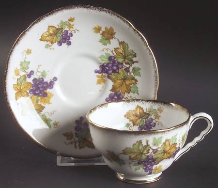 Oregon Grapes Footed Cup & Saucer Set