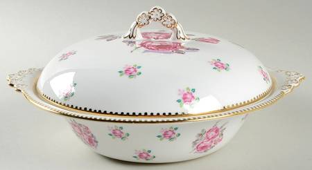 Tudor Rose Round Covered Vegetable