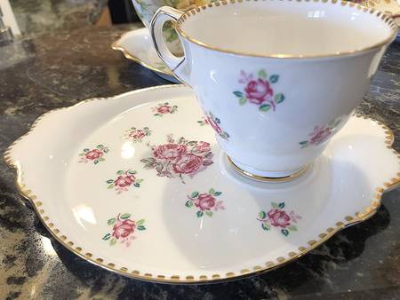 Tudor Rose Snack Plate & Cup Set