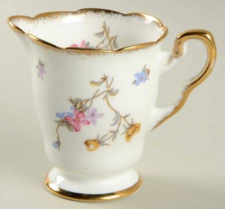 Violets Pompadour Mini Creamer
