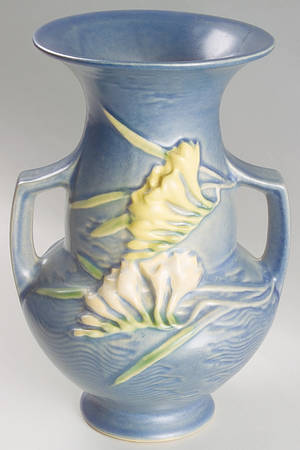 Freesia Delft Blue 8" Handled Vase