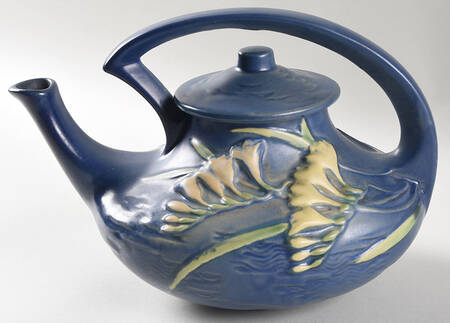 Freesia Delft Blue Teapot & Lid