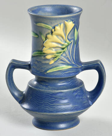 Freesia Delft Blue 6" Handled Vase