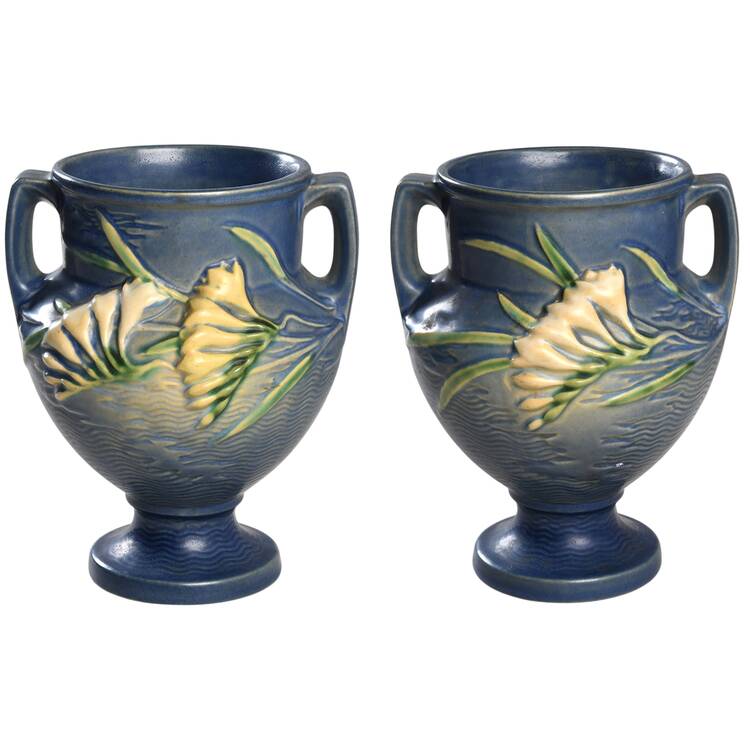 Freesia Delft Blue 8" Handled Vase
