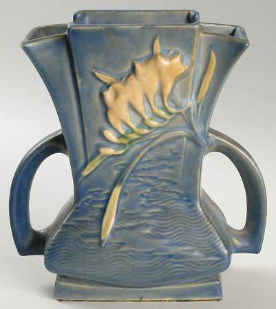 Freesia Delft Blue 7" Fan Vase