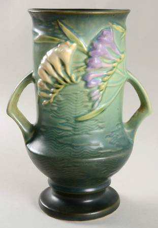 Freesia Green 9" Handled Vase