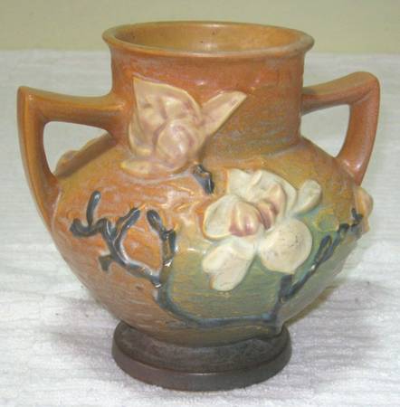 Magnolia Terra Cotta 6" Handled Vase