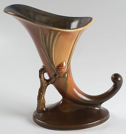 Pinecone Brown 8" Cornucopia