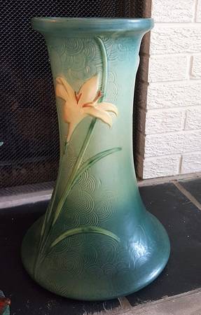 Zephyr Lily Evergreen Stand for 8" Jardiniere