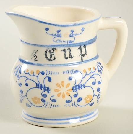 Heritage 1/2 Cup Measuring Cup