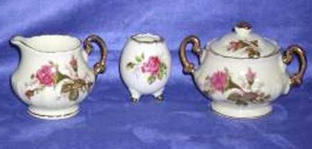 Moss Rose Bud Vase