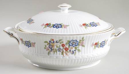 Harmony Round Covered Vegetable