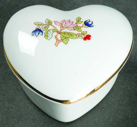Harmony Heart Shape Box & Lid