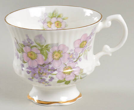 Irish Blossom Footed Cup