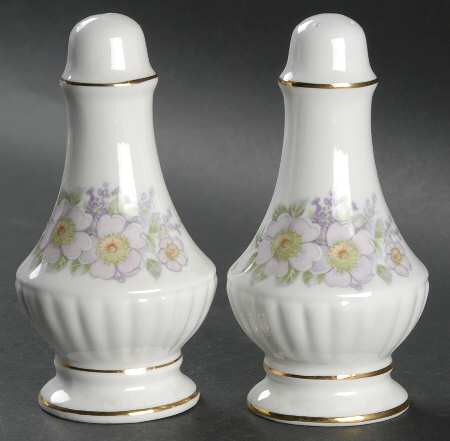 Irish Blossom Salt & Pepper Set