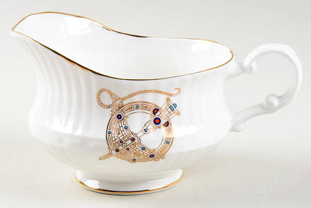 Tara Brooch (Smooth, Ribbed Rim) Gravy Boat