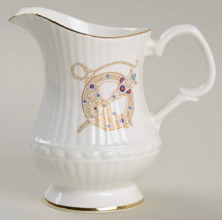 Tara Brooch (Smooth, Ribbed Rim) Creamer