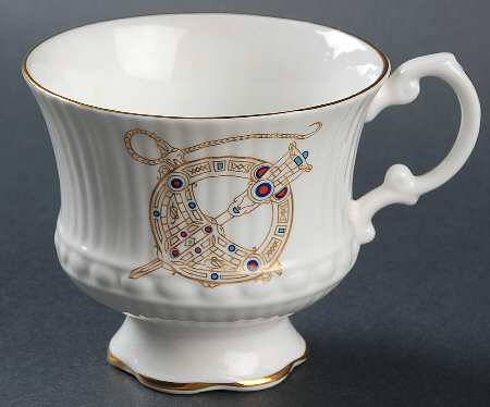 Tara Brooch (Smooth, Ribbed Rim) Footed Cup