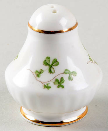 Trellis Shamrock (Ribbed, Fluted) Individual Pepper Shaker