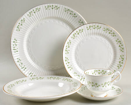 Trellis Shamrock (Ribbed, Fluted) 5 Piece Place Setting