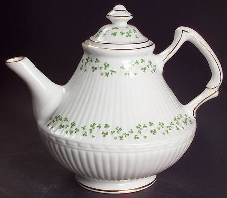 Trellis Shamrock (Ribbed, Fluted) Teapot & Lid by Royal Tara
