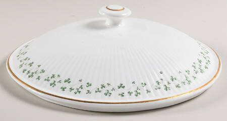 Trellis Shamrock (Ribbed, Fluted) Lid for Round Vegetable