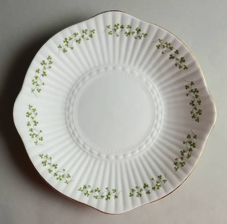 Trellis Shamrock (Ribbed, Fluted) Square Cake Plate