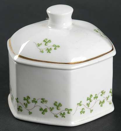 Trellis Shamrock (Ribbed, Fluted) Trinket Box & Lid