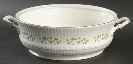 Trellis Shamrock (Ribbed, Fluted) Round Vegetable No Lid