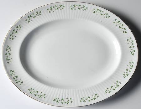Trellis Shamrock (Ribbed, Fluted) 14" Oval Serving Platter