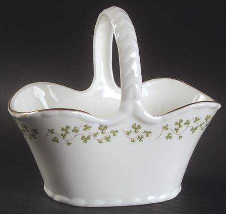 Trellis Shamrock (Ribbed, Fluted) Small Basket