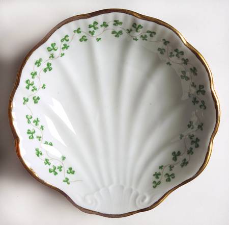 Trellis Shamrock (Ribbed, Fluted) Shell Shaped Dish