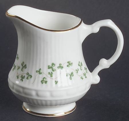 Trellis Shamrock (Ribbed, Fluted) Mini Creamer