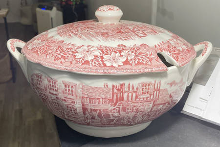 Coaching Taverns Pink Tureen &  Lid
