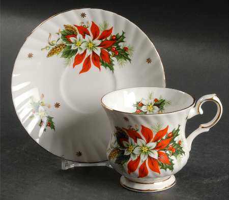 Noel Footed Cup & Saucer Set