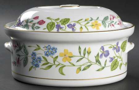 Arcadia 2.5 Quart Oval Covered Casserole