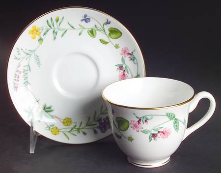 Arcadia Footed Cup & Saucer Set